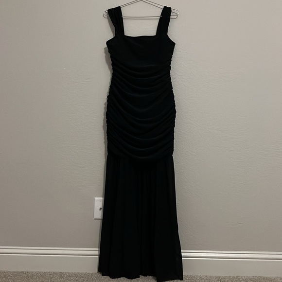 Elliatt Capra Dress - Picture 2 of 10